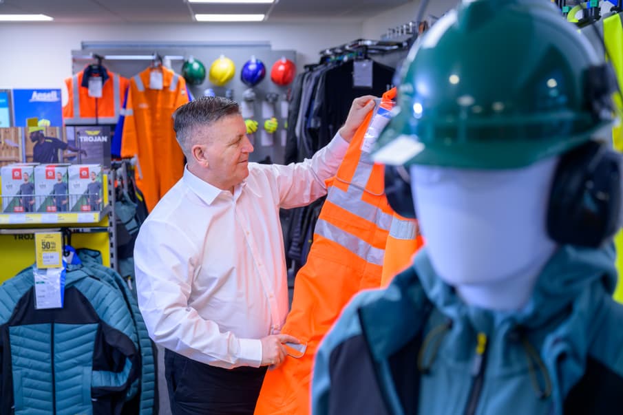 image-arco-energy-safety-centre-customer-selecting-a-product.jpeg